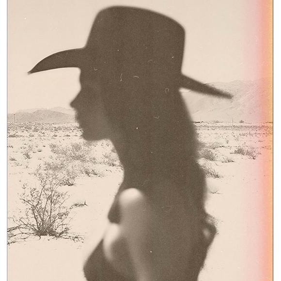 Meet your Posher, Sarah - Picture 1 of 1